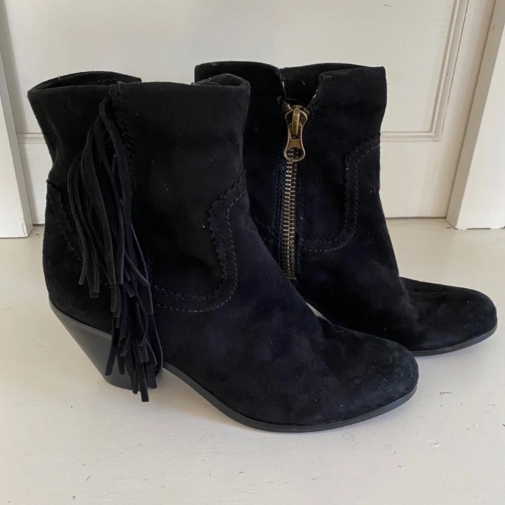 Sam Edelman black fringe zip up ankle boots size 8